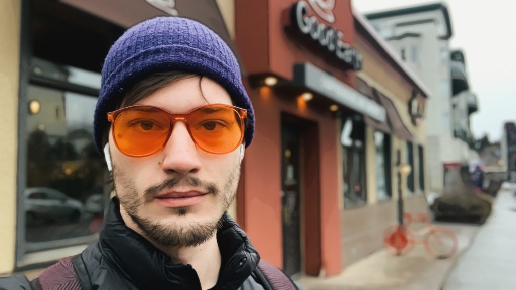 ScootyDub selfie outside original Good Earth coffee shop 